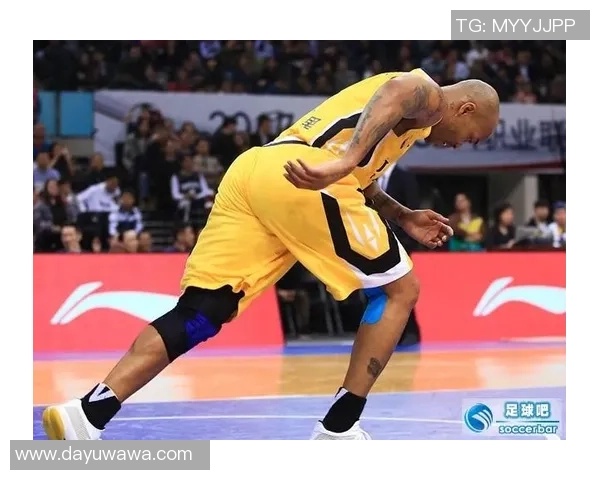 深圳篮球队进攻战术解析与深度剖析助力球队崛起之路